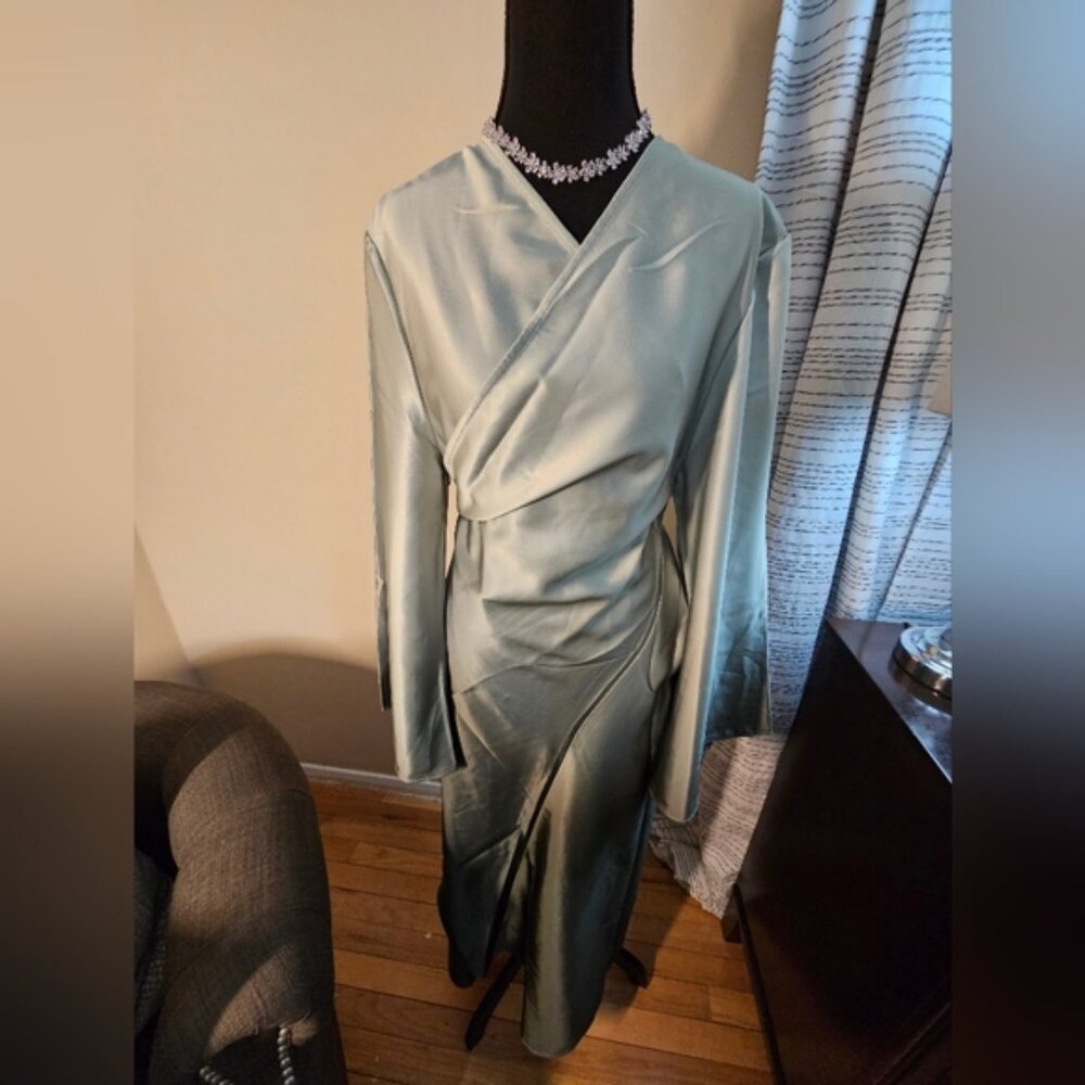 Satin Ombre Open Abaya - Dark Olive